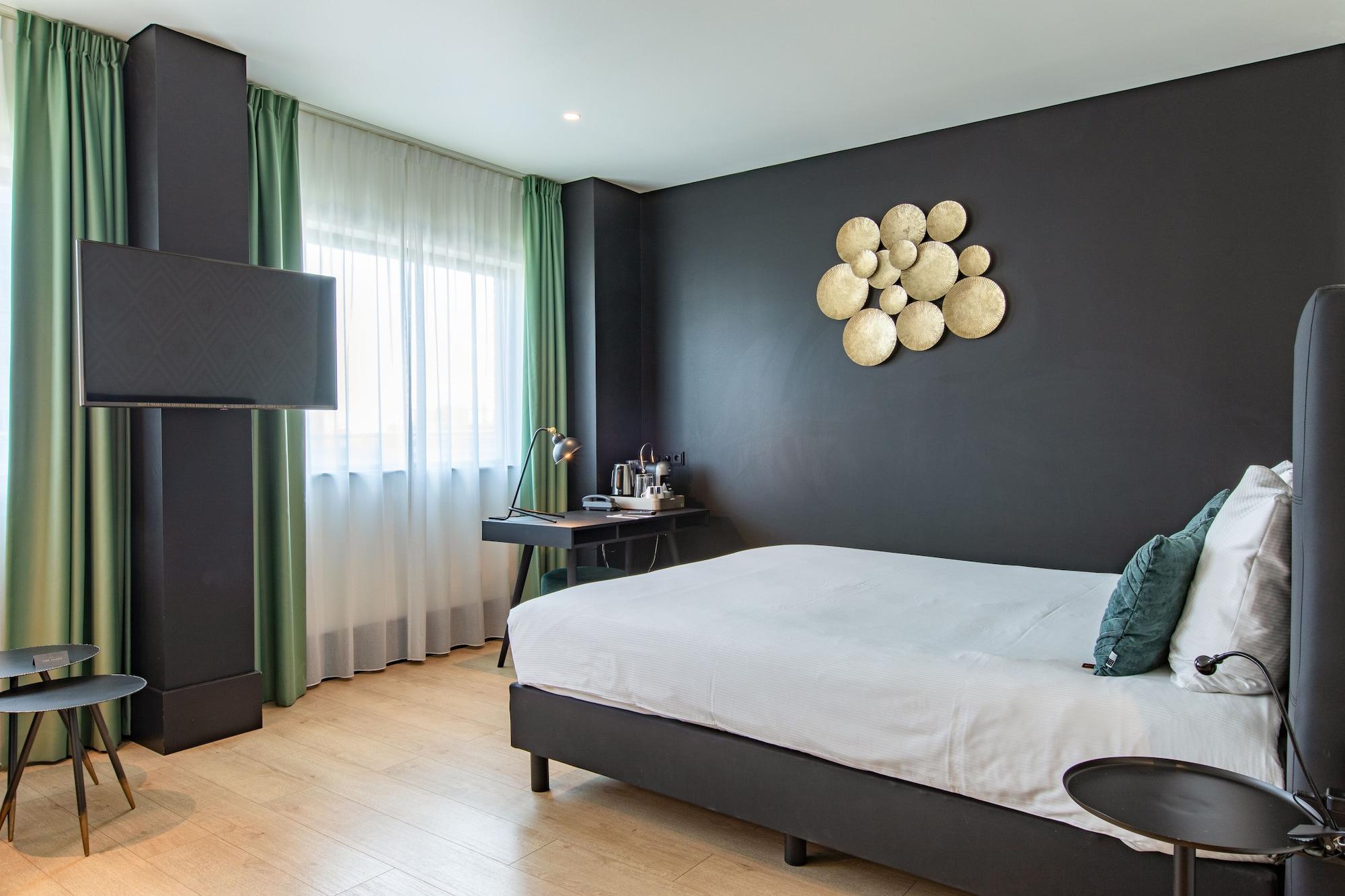 The Hotel 3*